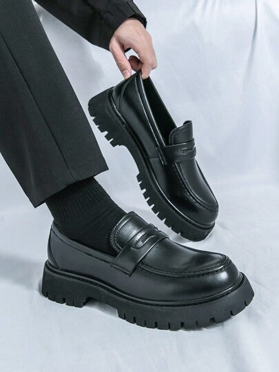 الحذاء السهل الارتداء ال- Loafers للرجال، أسود لامع بسمك كبير في الوجه الخارجي، مضاد للانزلاق، أنيق للمكتب والكاجوال، على الطراز البريطاني