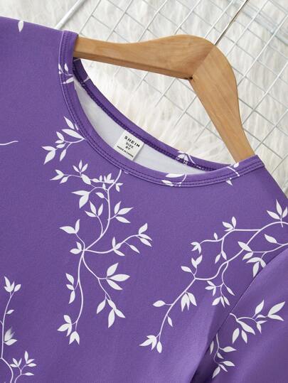 بيجاما طقم بيجامة للبنات مزين بطبعة زهرية أنيقة، رقبة مستديرة، أكمام قصيرة، مع بنطلون طويل