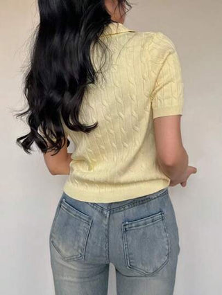 Flirla ملابس علوية محبوكة باللون الأصفر مع طوق بولو مفصل بلف، موضة بسيطة للاستخدام اليومي الكاجوال