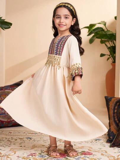 SHEIN رمضان فستان بأكمام طويلة ذو طباعة توتم كلاسيكية للفتاة بلون المشمش، مناسب للعطلات والمناسبات غير الرسمية في الربيع والصيف