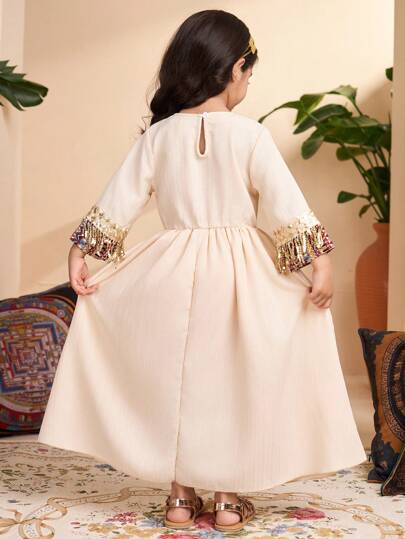 SHEIN رمضان فستان بأكمام طويلة ذو طباعة توتم كلاسيكية للفتاة بلون المشمش، مناسب للعطلات والمناسبات غير الرسمية في الربيع والصيف