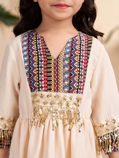 SHEIN رمضان فستان بأكمام طويلة ذو طباعة توتم كلاسيكية للفتاة بلون المشمش، مناسب للعطلات والمناسبات غير الرسمية في الربيع والصيف