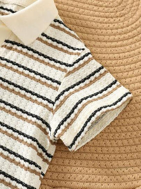 SHEIN مجموعة ملابس علوية قصير الأكمام مع أزرار وبنطال ذو خصر مطاطي، اللون مخطط لطفل/طفلة