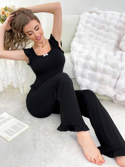 SHEIN مجموعة ملابس منزلية أنيقة بسيطة للنساء مع تريم قصدير