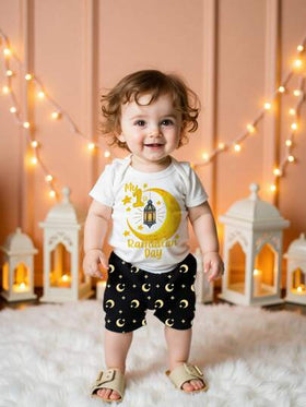 SHEIN رمضان 3 قطعة/طقم ملابس أطفال الأولاد هلال رمضان مطبوع عليها فانوس ، مناسبة لرمضان والاستخدام اليومي والأنشطة الخارجية والحفلات للأطفال حديثي الولادة وتصوير صور ربيعي/صيفي