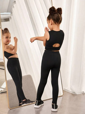 SHEIN زوجان من الملابس الرياضية لفتاة صغيرة، تشمل صدرية مبطنة بالتريكو بدون أكمام + بنطلون كاجوال مطابق