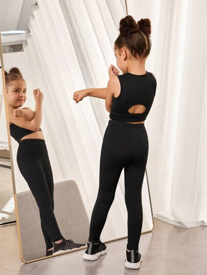 SHEIN زوجان من الملابس الرياضية لفتاة صغيرة، تشمل صدرية مبطنة بالتريكو بدون أكمام + بنطلون كاجوال مطابق