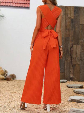 SHEIN PETITE جمبسوت قصيرة للسيدات ذات لون واحد بربطة عنق مناسبة للعطلات