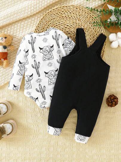 SHEIN Playful Pals مجموعة 2 قطعة لطفل ذكر: بوديسوت ذات أكمام طويلة + بناطيل بدلة مطبوعة بنمط أكس وكتابة (أم صبي صغير)، للارتداء اليومي العادي، مجموعة ملابس الأم والطفل الذكر من نيوتن