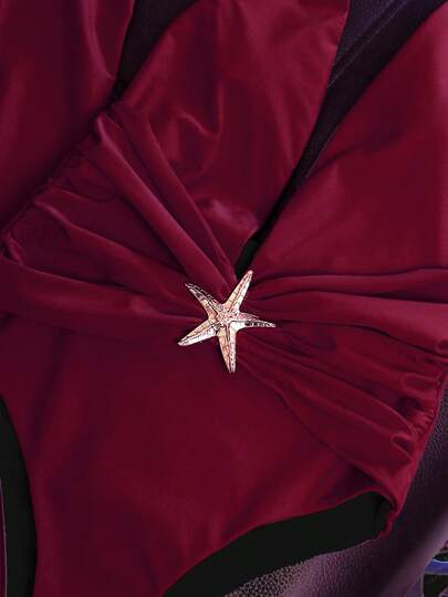 مجموعة من قطعتين للشاطئ والسباحة: بدلة سباحة مطبوعة بنجمة البحر وتنورة ماكسي ذات شق عالي للعطلات