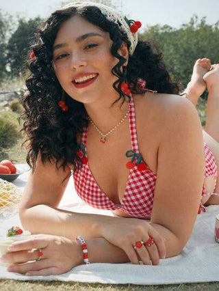 Swim Mod مجموعة بكيني من قطعتين للنساء ذوات الحجم الكبير مع زخرفة كرز جميلة، خصر قابل للتعديل بسحاب وتصميم فيونكة، للشاطئ والإجازة الصيفية