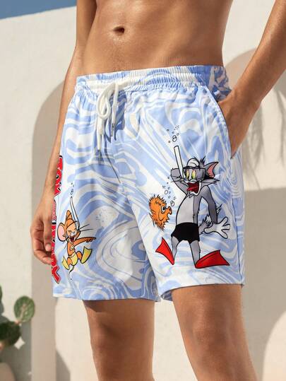 TOM & JERRY X SHEIN 1 قطعة شورت شاطئ بخصر رباط مزخرف بطباعة كرتونية زرقاء وبيضاء للرجال ذو طراز هاواي، للعطلات الصيفية
