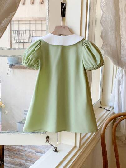 SHEIN فستان صيفي للفتاة الصغيرة مزين بياقة بيتر بان الخضراء الجميلة والريشة قصير الأكمام