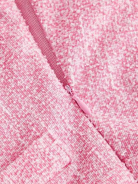 SHEIN MOD جمبسوت قصيرة وردية تحمل أزرار درر بياقة على شكل حرف V بدون أكمام
