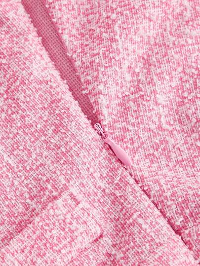 SHEIN MOD جمبسوت قصيرة وردية تحمل أزرار درر بياقة على شكل حرف V بدون أكمام
