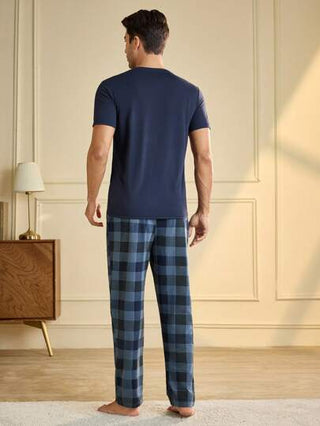 Manfinity Underwear&Sleepwear Basics مجموعة بيجامة (2 قطعة) للرجال بسروال مربع وقميص كم قصير أحادي اللون، ملابس منزلية