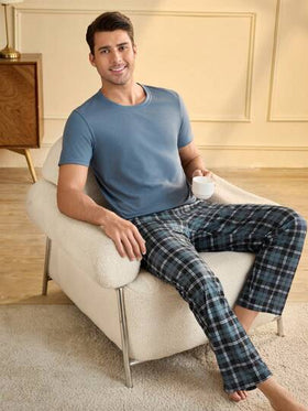 Manfinity Underwear&Sleepwear Basics طقم من ملابس علوية كم قصير أحادية اللون وبنطال مربعات للرجال
