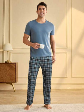 Manfinity Underwear&Sleepwear Basics طقم من ملابس علوية كم قصير أحادية اللون وبنطال مربعات للرجال