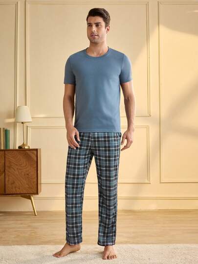 Manfinity Underwear&Sleepwear Basics طقم من ملابس علوية كم قصير أحادية اللون وبنطال مربعات للرجال