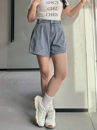Dazy Petite Plus شورت جينز ذو لون أحادي مغسول بنمط قلوب، مناسب لكافة الفصول، شورت جينز صيفي