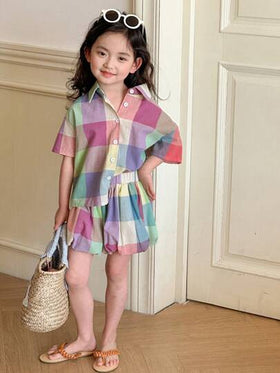 Dazy Kids طقم قمصان زخرفية مربعة الأزرار وشورتات للبنات الصغيرات، مجموعة من قطعتين