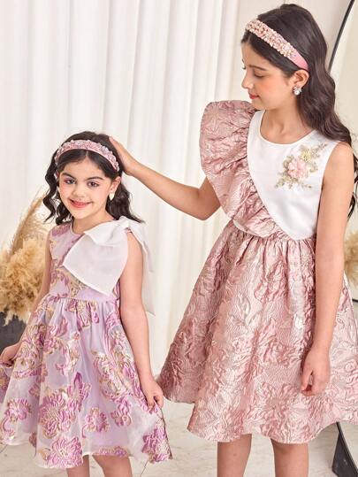 SHEIN فستان كعكة بقصة A مع فيونكة بيضاء كبيرة ثلاثية الأبعاد وتصميم جاكارد متباين، بأسلوب رمضاني مطابق للعائلة في العطلات، عتيق وجميل وأنيق وعصري، للحفلات، أميرة رائعة، أم وابنة وأخوات متطابقة.