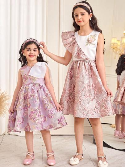 SHEIN فستان كعكة بقصة A مع فيونكة بيضاء كبيرة ثلاثية الأبعاد وتصميم جاكارد متباين، بأسلوب رمضاني مطابق للعائلة في العطلات، عتيق وجميل وأنيق وعصري، للحفلات، أميرة رائعة، أم وابنة وأخوات متطابقة.