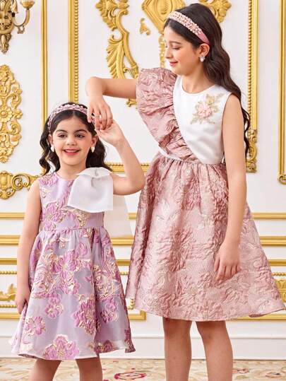 SHEIN فستان كعكة بقصة A مع فيونكة بيضاء كبيرة ثلاثية الأبعاد وتصميم جاكارد متباين، بأسلوب رمضاني مطابق للعائلة في العطلات، عتيق وجميل وأنيق وعصري، للحفلات، أميرة رائعة، أم وابنة وأخوات متطابقة.