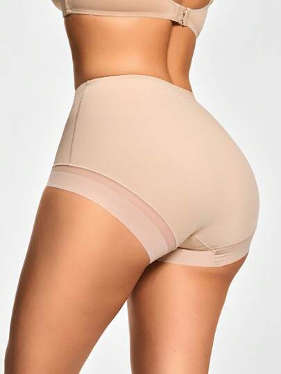 Shape شورتات النساء ذات اللون الواحد والتقسيمات الشبكية الملائمة للجسم