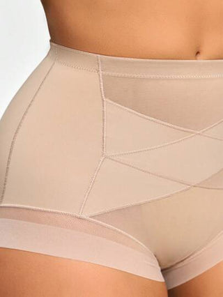 Shape شورتات النساء ذات اللون الواحد والتقسيمات الشبكية الملائمة للجسم