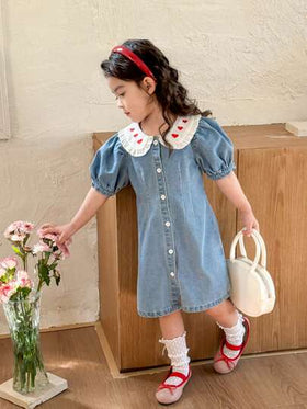 SHEIN Genkimix Kids فستان جينز كاجوال أنيق للفتاة الصغيرة، طويل الأكمام ذو أكمام منتفخة، صدر أحادي، قبة بيتر بان