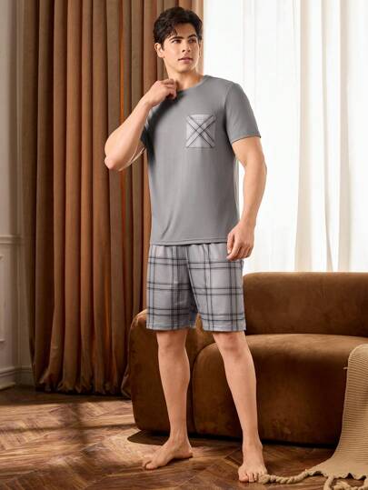 Manfinity Underwear&Sleepwear Basics مجموعة بيجاما رجالية مكونة من تي شيرت كم قصير جيب مربع والشورت قطعتين