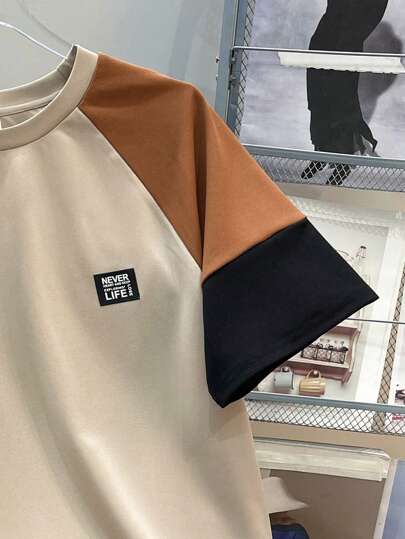 SHEIN مجموعة تي شيرت وشورت كاجوال لفتيان المراهقين 2 قطعة، كم راجلان بألوان متباينة، أسلوب شارع بانك روك بالكلية للارتداء اليومي، الحفلات، مهرجانات الموسيقى، مناسبة للربيع والصيف