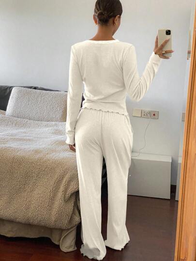 DAZY بيجاما مجموعة من السراويل والقميص الضيق منقوش بالدانتيل الأزهار ومزين بفيونكة و الذيل المتموج