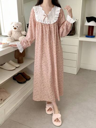 SHEIN قميص نوم كاجوال طويل الأكمام فضفاض بتصميم زهور صغيرة مع رقبة على شكل V، ذو حشوة دانتيل، مناسب للفتيات المراهقات في المدرسة الثانوية والجامعة، فستان زهور صغيرة طويل الأكمام للاستخدام المنزلي والأجازات والأوقات الحرة