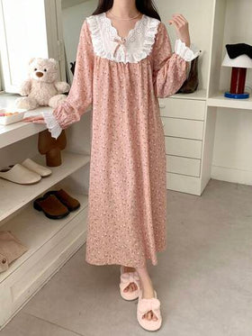SHEIN قميص نوم كاجوال طويل الأكمام فضفاض بتصميم زهور صغيرة مع رقبة على شكل V، ذو حشوة دانتيل، مناسب للفتيات المراهقات في المدرسة الثانوية والجامعة، فستان زهور صغيرة طويل الأكمام للاستخدام المنزلي والأجازات والأوقات الحرة
