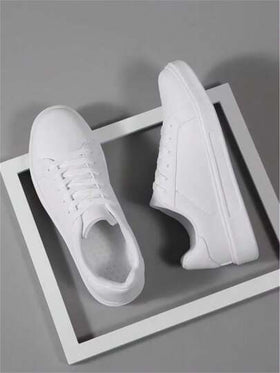 حذاء رياضي عارض مريح unisex برباط 36-45، حذاء أبيض عالي الموضة، حذاء رياضي ناعم متعدد الاستعمال للطلاب، مقاوم للانزلاق والتآكل