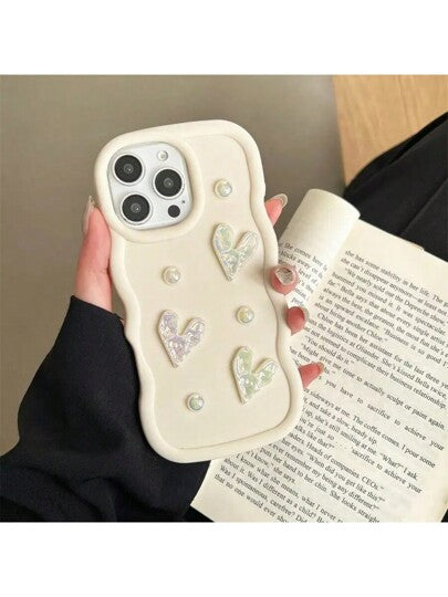 غطاء هاتف بتصميم الموجة الضخمة هندسي مزخرف بالؤلؤ الصناعي الشكل قلب متوافق مع هاتف آيفون 16/ ريدمي نوت 11 4G / جالكسي A55/ انفينكس نوت 30/ موتورولا موتو E30