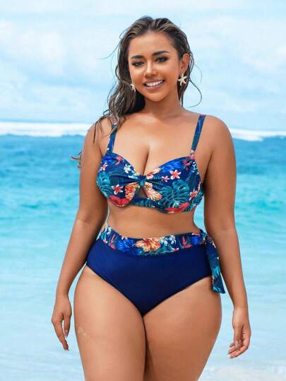 Swim Lushoire مجموعة بكيني من قطعتين للنساء ذوات الأحجام الكبيرة، بطبعات نباتات استوائية، فوق أسيمتري مزين بكشكشة والجزء السفلي مرتفع الخصر مثلثي، مناسب للكاجوال والاستخدام الصيفي على الشاطئ