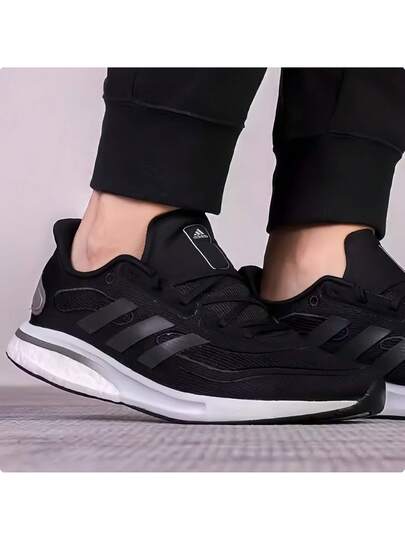 Adidas أحذية رياضية كلاسيكية مريحة وكاجوال بنعل مبطن مقاوم للانزلاق