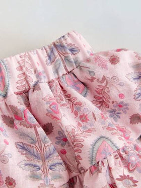 SHEIN Maija Kids فستان قصير للفتاة الصغيرة بطبعة زهور عتيقة، حواف مكشكشة بأربطة قابلة للتعديل، طقم من قطعتين للاستخدام في الخارج والمنزل والمدرسة والعطلات، بطراز بوهو في فصلي الربيع والصيف