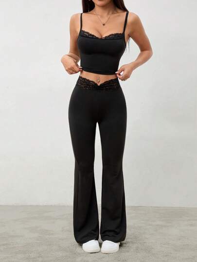 SHEIN PETITE مجموعة قطعتين للنساء من السروال الأسود صدرية مخرمة الدانتيل ربطات السراويل + أقدام جرس الضيقة