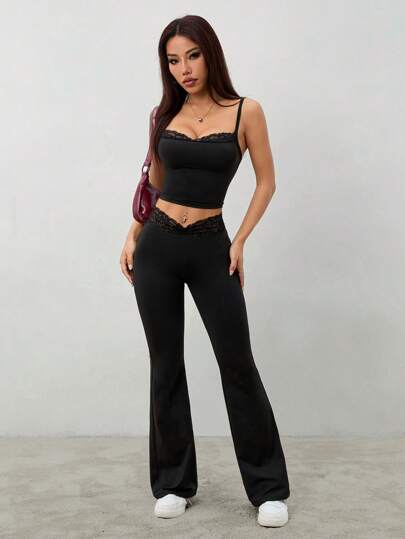 SHEIN PETITE مجموعة قطعتين للنساء من السروال الأسود صدرية مخرمة الدانتيل ربطات السراويل + أقدام جرس الضيقة