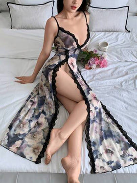 SHEIN فستان نوم للنساء بنقشة زهور من الشبك مع تفريعة جانبية مثيرة ومزين بالدانتيل