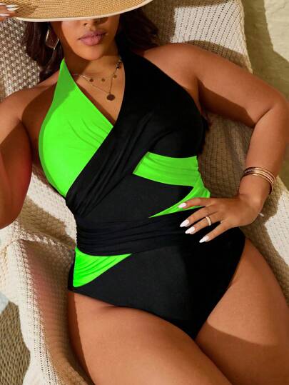 SHEIN Slayr CURVE بدلة سباحة واحدة قطعة للنساء ذوات الحجم الكبير، بلوك اللون والكشكشة