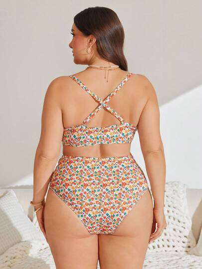 Swim Mod بنطلون قصير وشورت مجموعة بيكيني مناسبة لقياسات كبيرة، طقم ملابس علوية مطبوع بنقشة زهور ورباط خصر وبنطال مجعد للسباحة والشاطئ في فصل الصيف