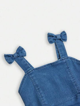 SHEIN Elladie kids فستان قصير كاجوال للبنات مزين بفيونكة جينز، حمالات متجعدة، بلا أكمام، خفيف الوزن، أنيق ومريح للصيف