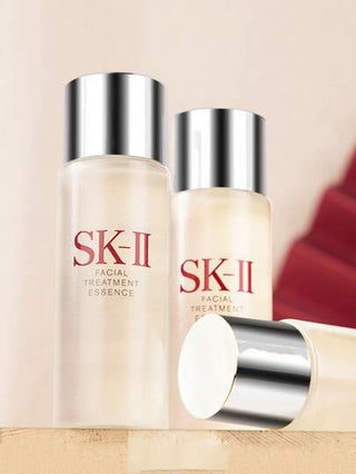 SK-II SK-II [ميني] جوهر الوجه 30مل. جوهر وجه شديد التجدد. يعزز تمثيل خلايا البشرة ليمنحها طاقة. يُغذي البشرة بنعومة استثنائية. يقلل من البقع ويوحد لون البشرة. يمنع ظهور التجاعيد والخطوط الدقيقة. يكشف عن مظهر أكثر نعومة وأملس وأكثر إشراقًا وشبابًا.