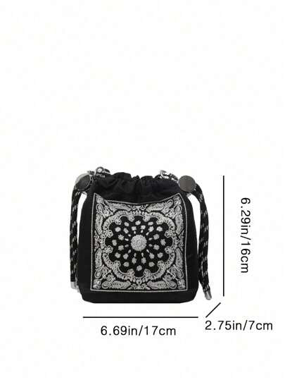 حقيبة نسائية على الكتف بتصميم فريد من النوع القديم والطراز المطرز، ماركة نخبة جديدة، حقيبة كتف مناسبة للتنقل والتنقل اليومي، بتفاصيل طباعة الزهور والزخارف والسلاسل