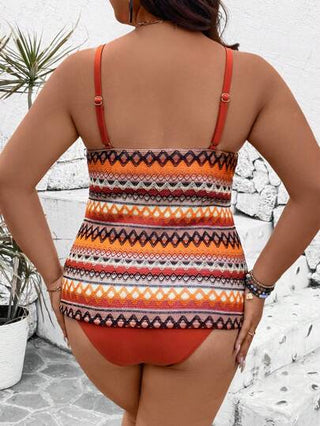 Swim Lushoire مجموعة تانكيني بحجم كبير مكونة من قطعتين ، القطعة الأولى ذات نسيج مزخرف بالجاكارد الكروشيه بأشرطة كتف قابلة للتعديل، والقطعة الثانية عبارة عن سروال قصير بخصر عالي بلون قوي، جذاب وأنيق للنساء في عطلات الشاطئ